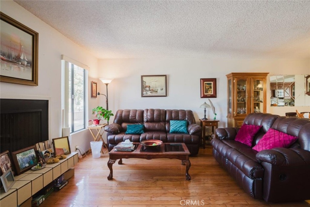 608 Hawthorne Street C Property Photo 13