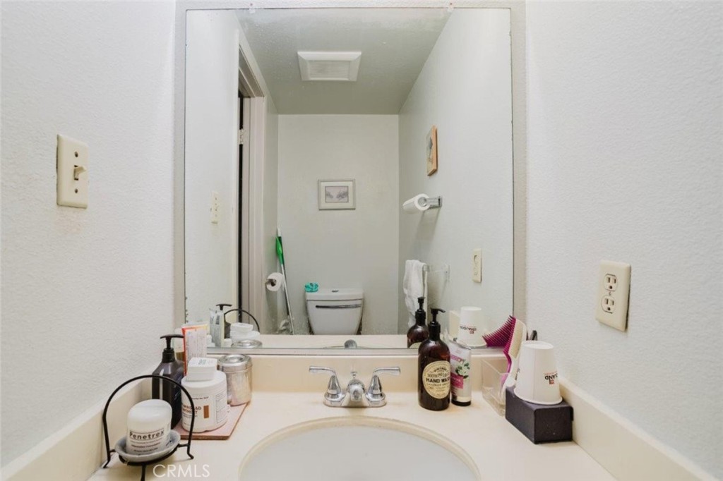 608 Hawthorne Street C Property Photo 25