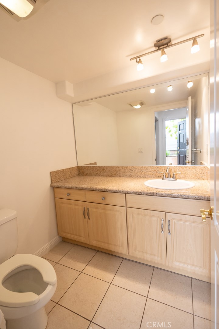 364 W Wilson Avenue 3 Property Photo 5