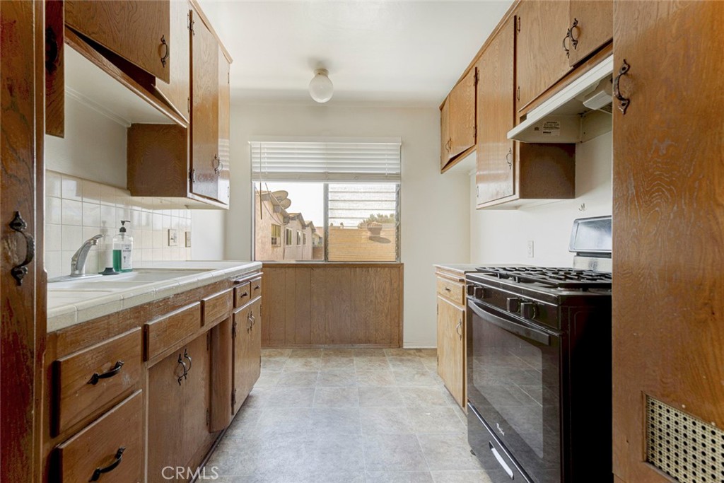 434 W Elk Property Photo 11