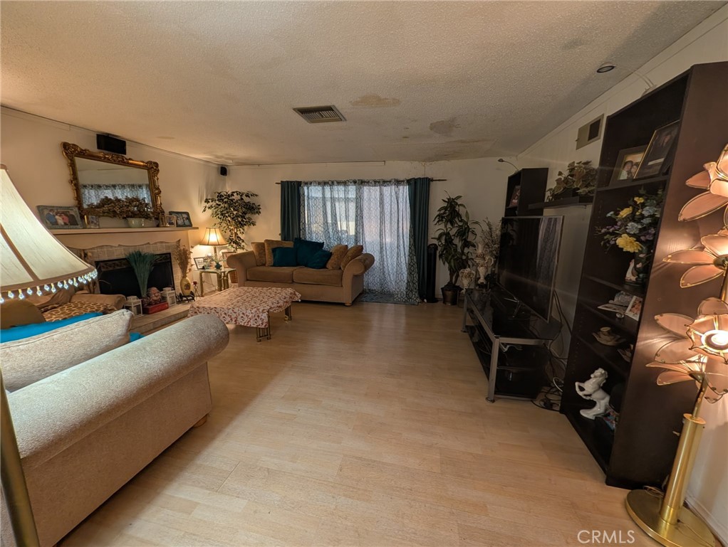 10883 Vinedale Property Photo 7