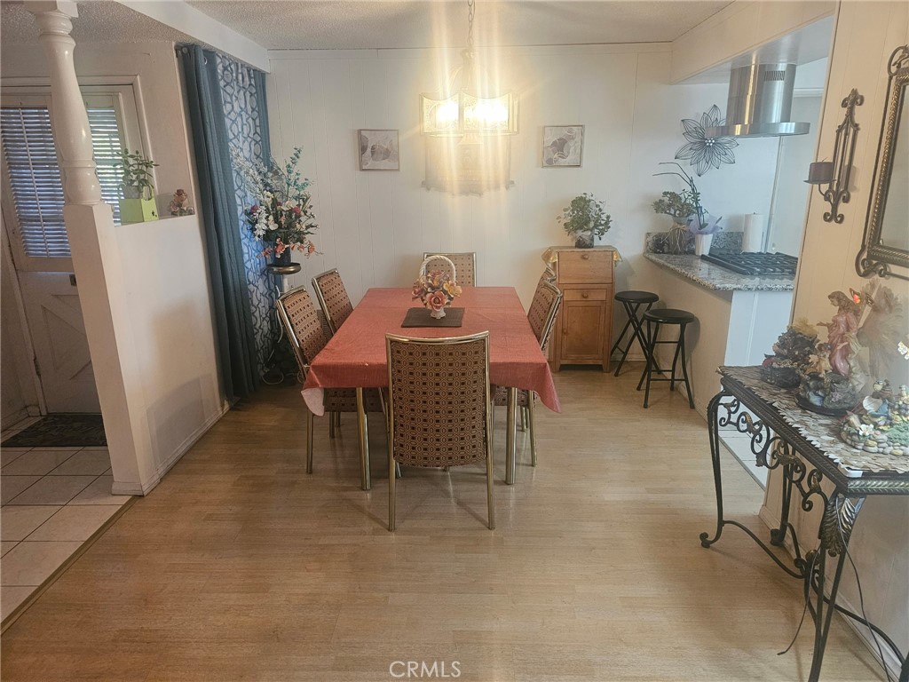 10883 Vinedale Property Photo 8