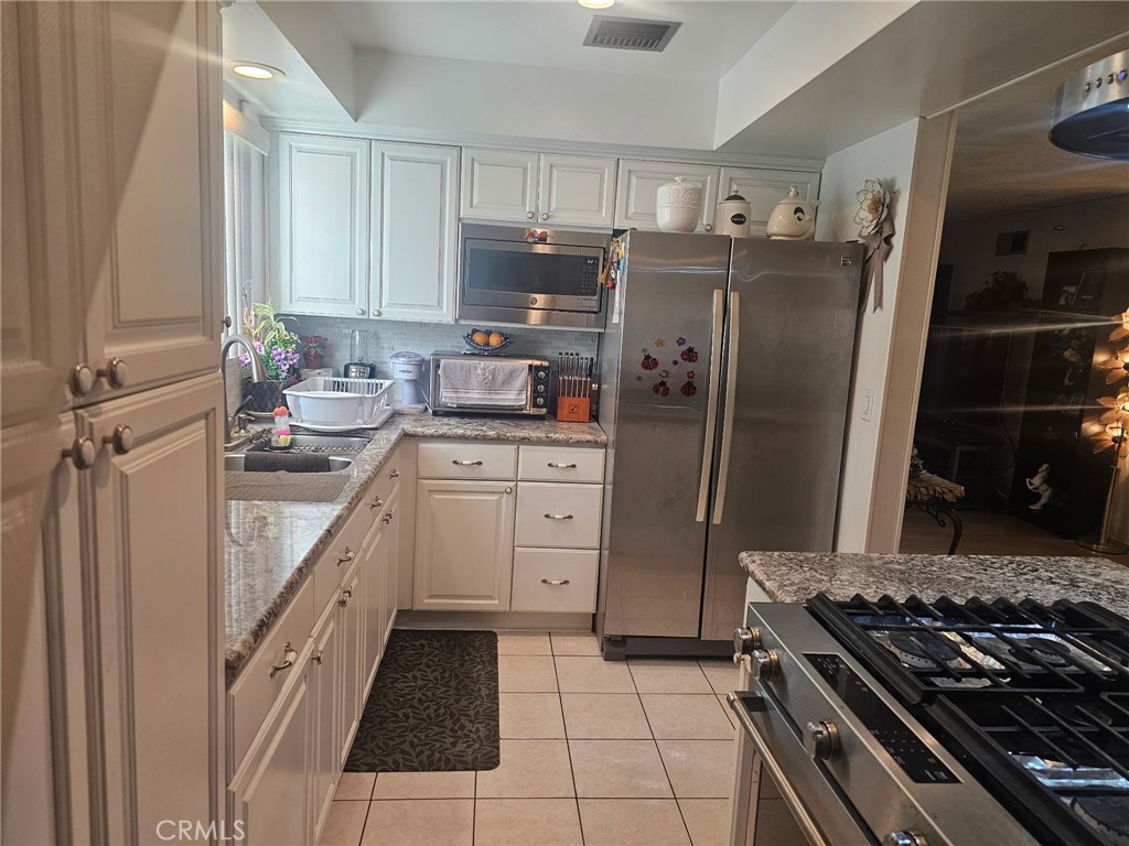 10883 Vinedale Property Photo 14