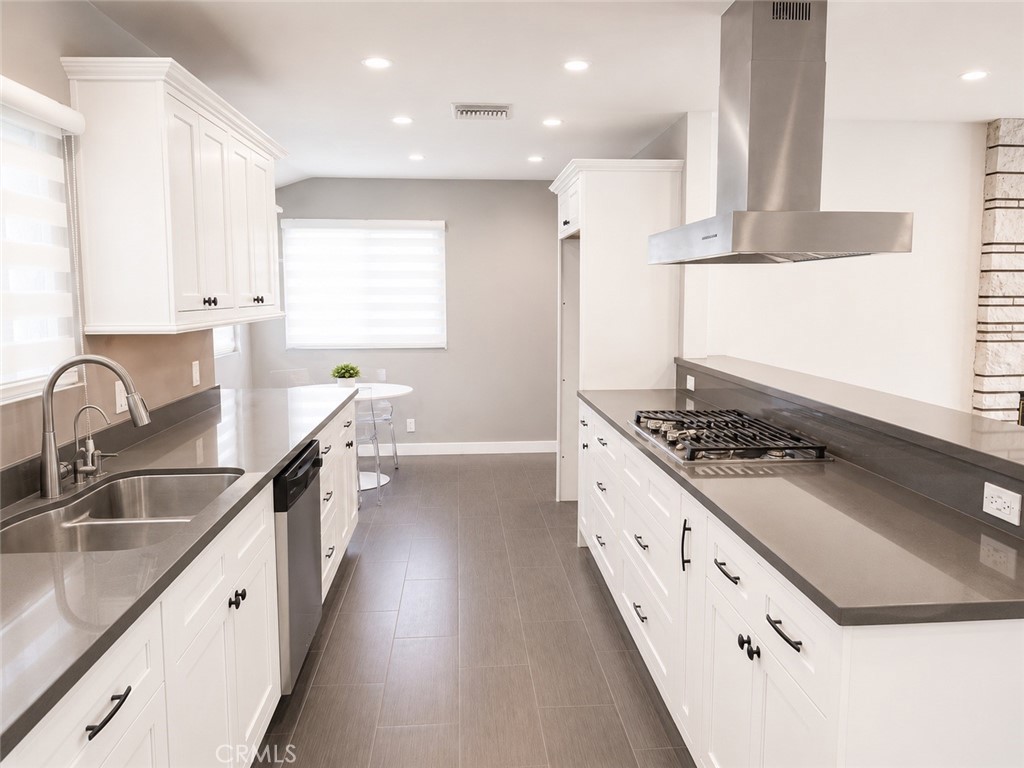 6563 Day Property Photo 11