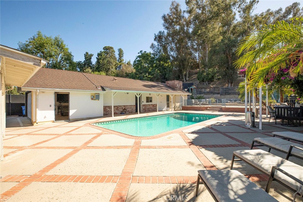 10431 Johanna Street Property Photo 4