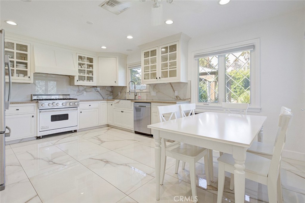 10431 Johanna Street Property Photo 8