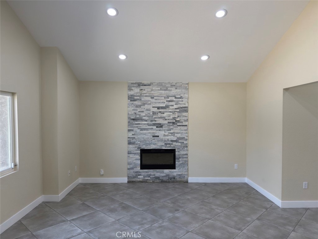 43735 San Francisco Avenue Property Photo 6
