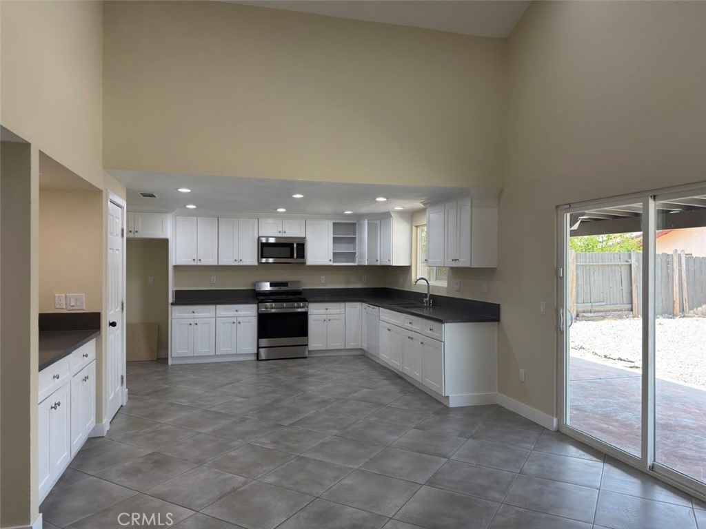 43735 San Francisco Avenue Property Photo 8