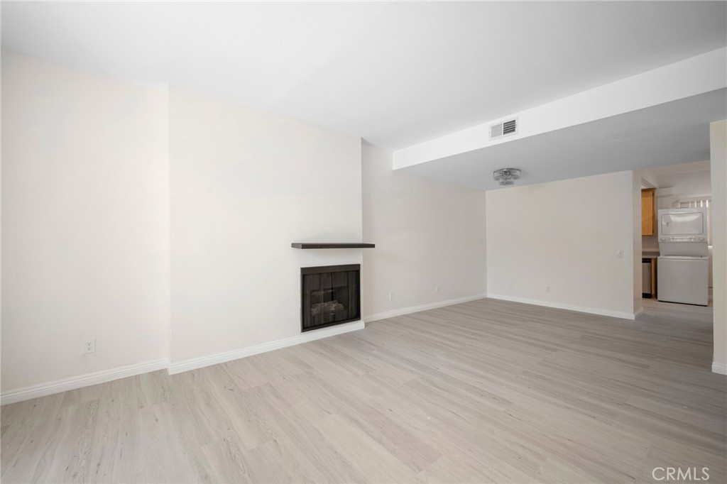 4328 Whitsett Avenue Property Photo 5