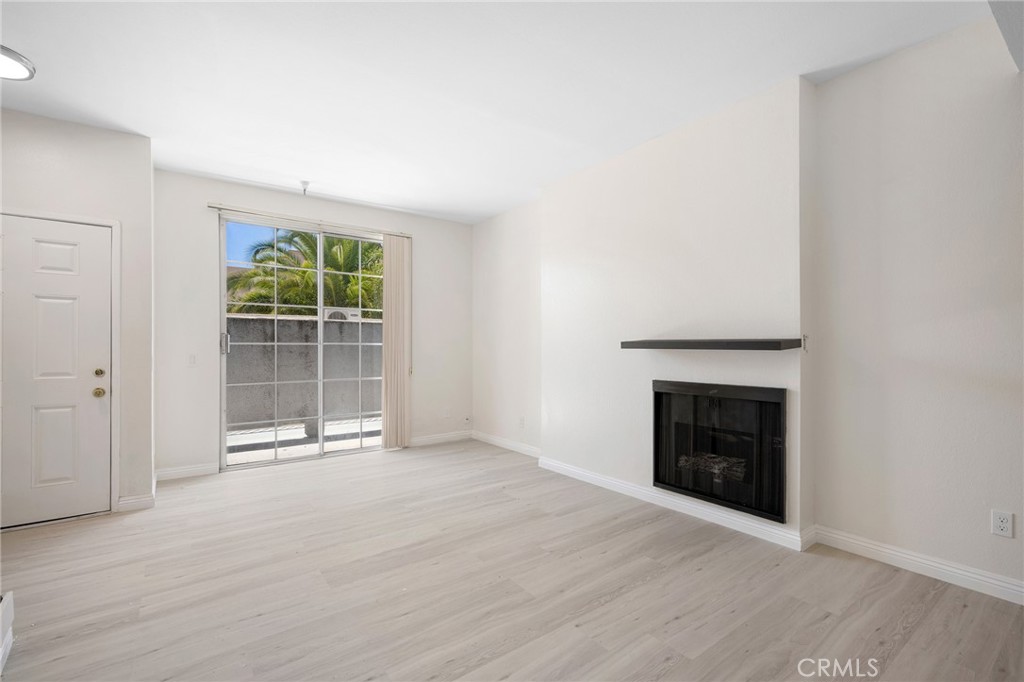 4328 Whitsett Avenue Property Photo 6