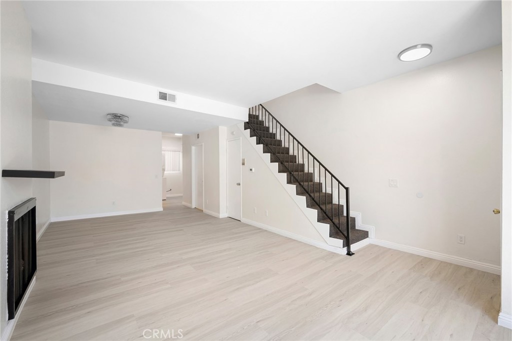 4328 Whitsett Avenue Property Photo 9