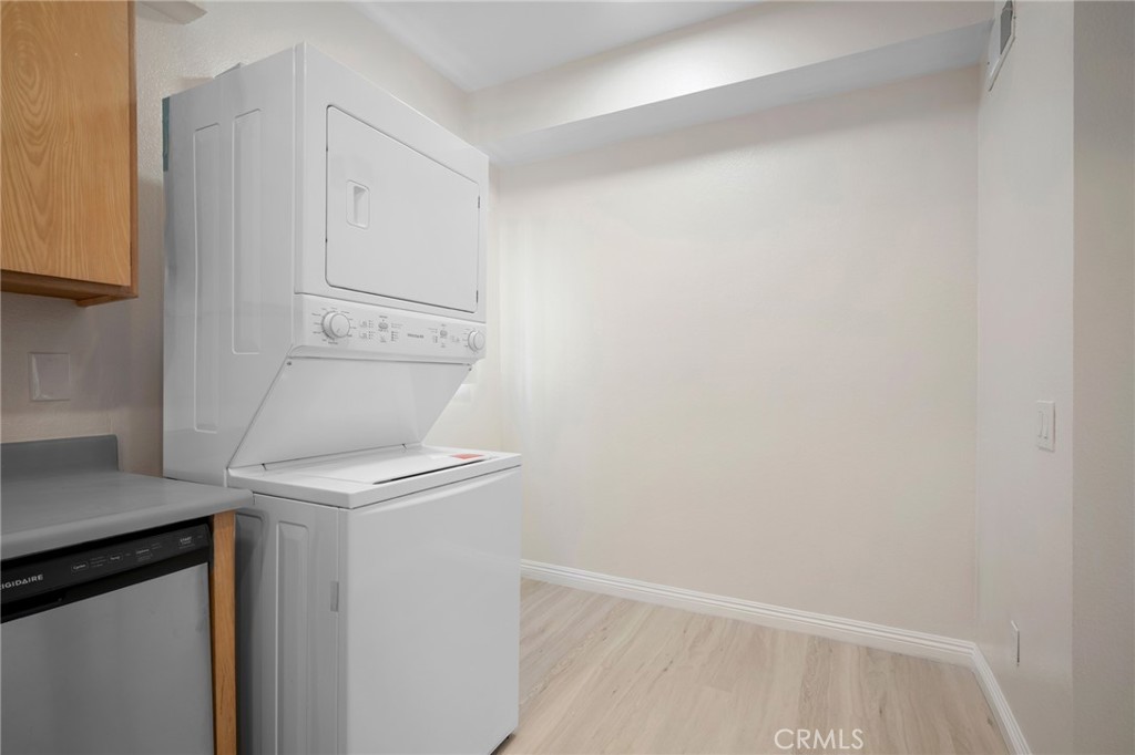 4328 Whitsett Avenue Property Photo 14