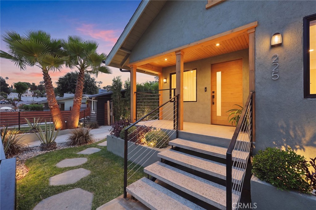 225 Branch Property Photo 4