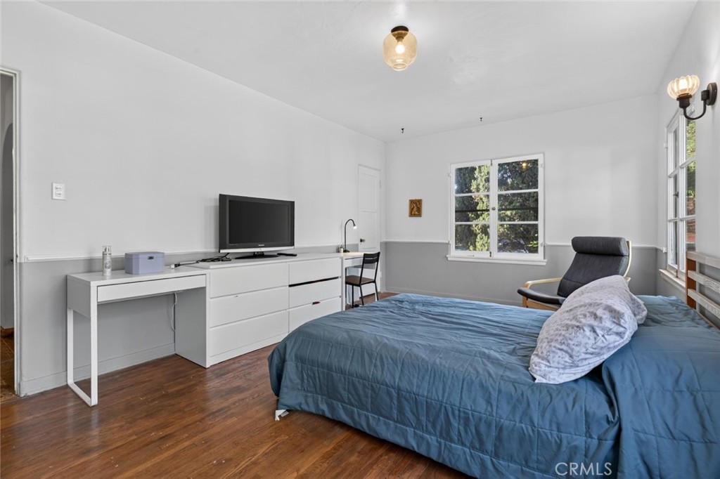 6604 Valmont Street Property Photo 5