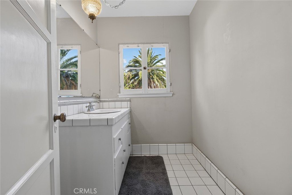 6604 Valmont Street Property Photo 31