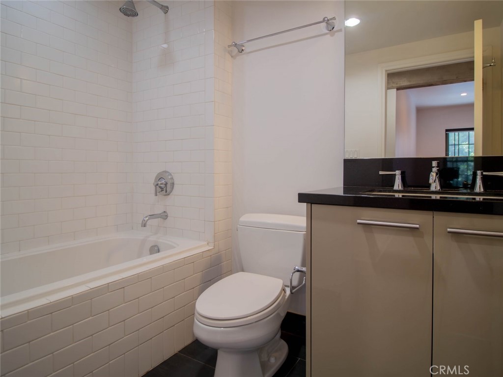 416 S Spring Street 205 Property Photo 14