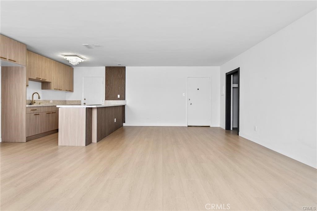 960 Larrabee 120 Property Photo 2