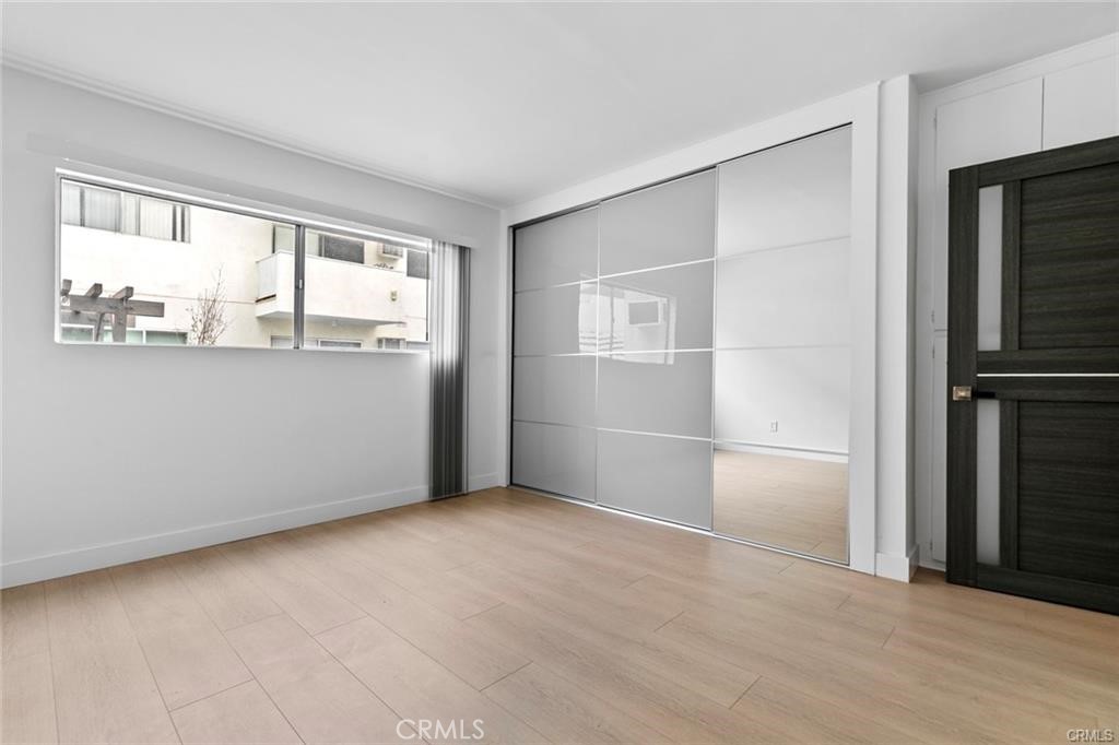 960 Larrabee 120 Property Photo 6