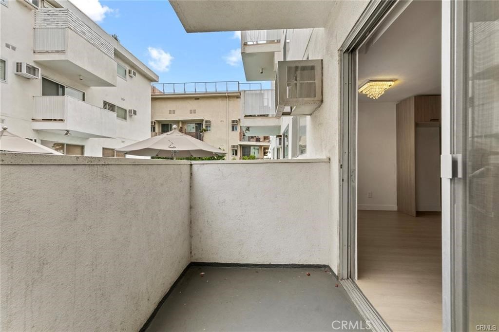 960 Larrabee 120 Property Photo 12