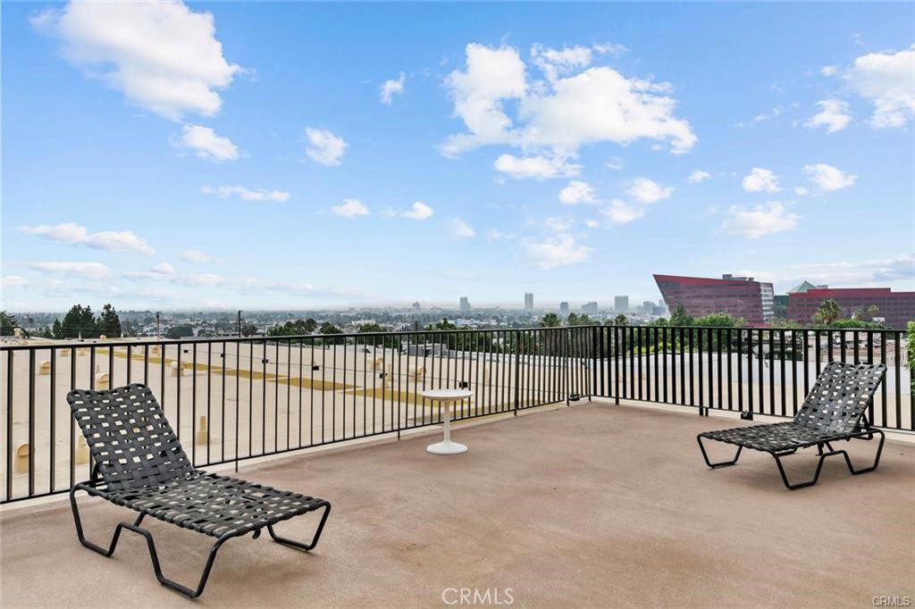 960 Larrabee 120 Property Photo 14