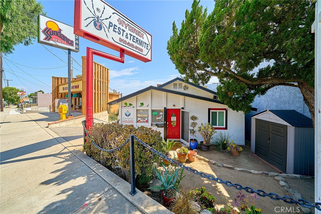 3252 Foothill Boulevard Property Photo 1