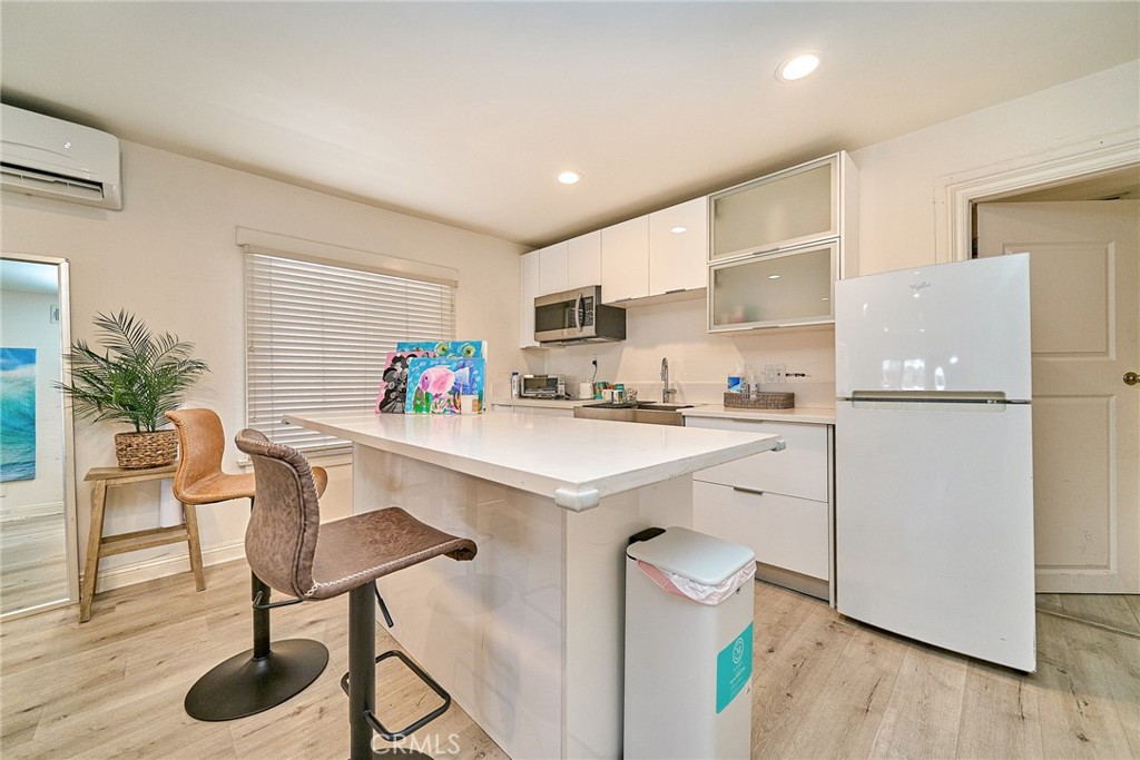 3252 Foothill Boulevard Property Photo 5