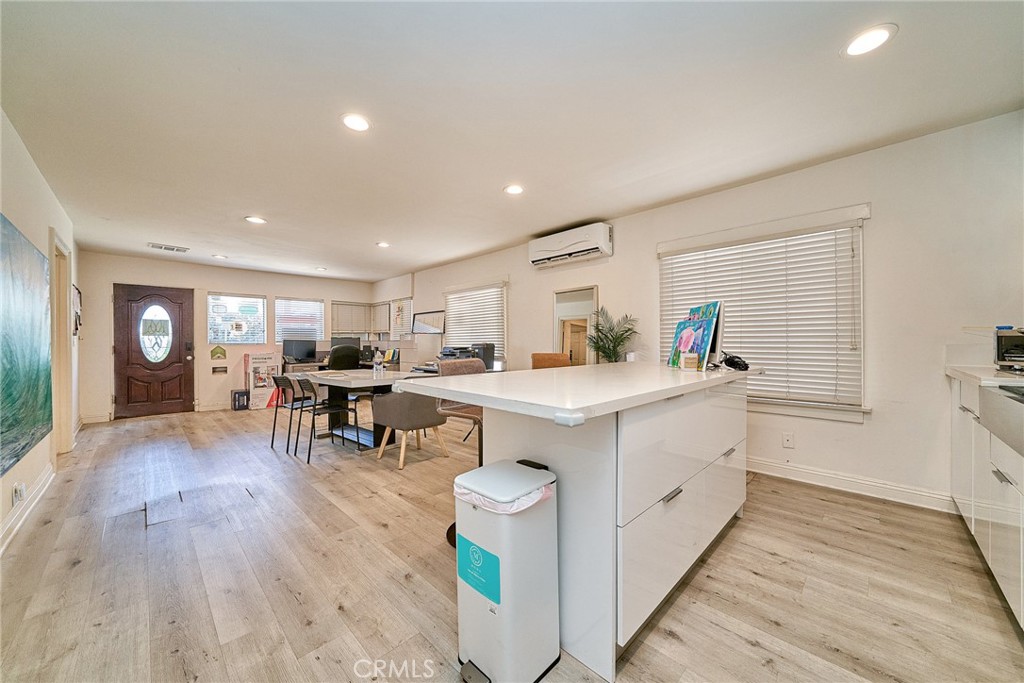 3252 Foothill Boulevard Property Photo 6
