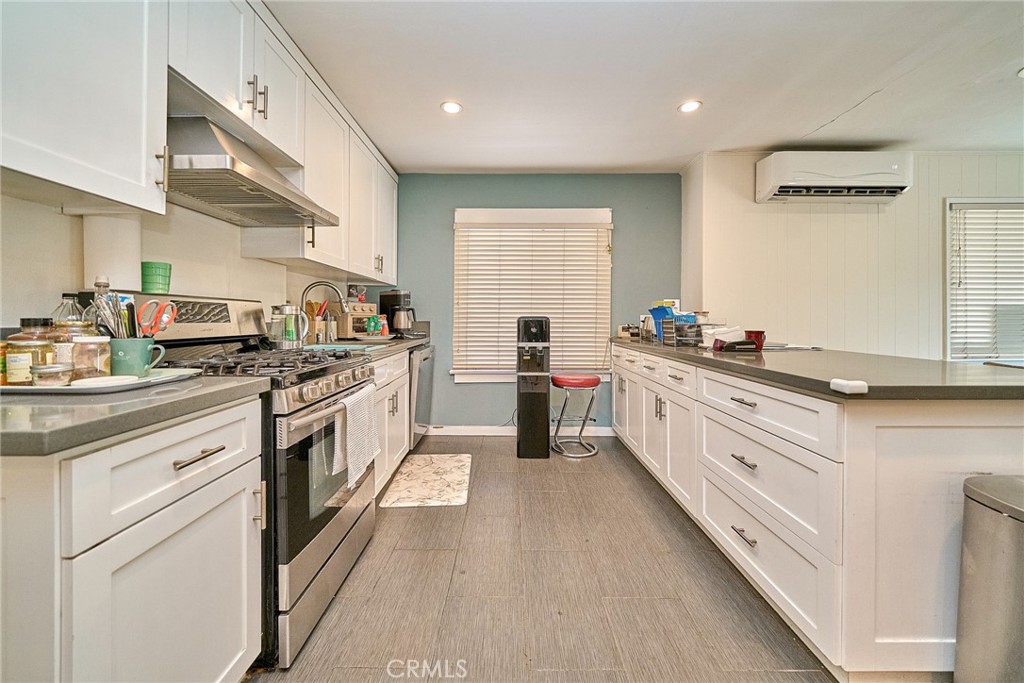 3252 Foothill Boulevard Property Photo 9