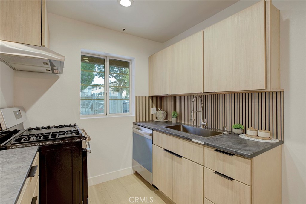 15044 Nordhoff Street 8 Property Photo 9
