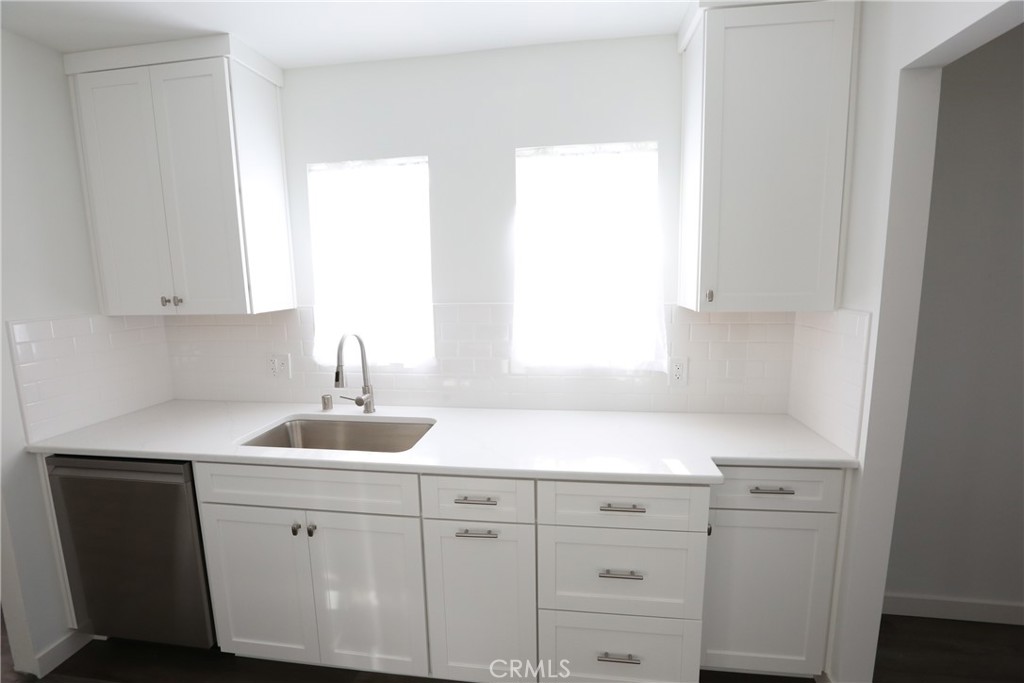 436 W Elk Avenue Property Photo 8