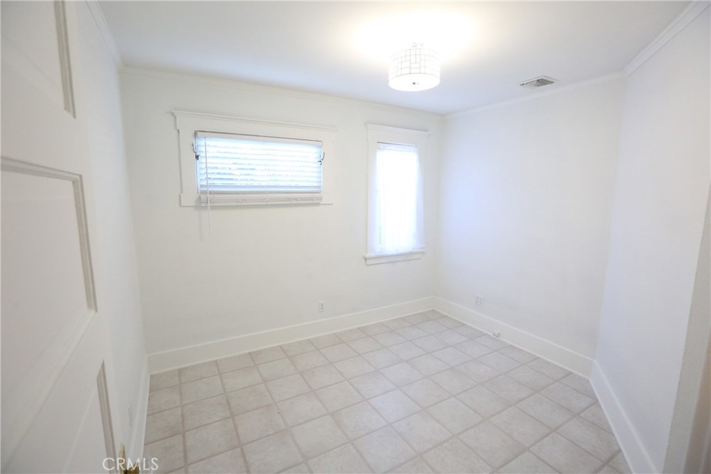 436 W Elk Avenue Property Photo 16