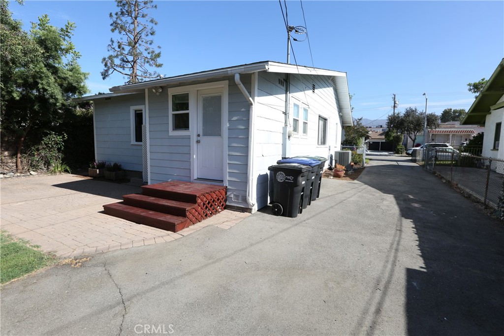 436 W Elk Avenue Property Photo 20