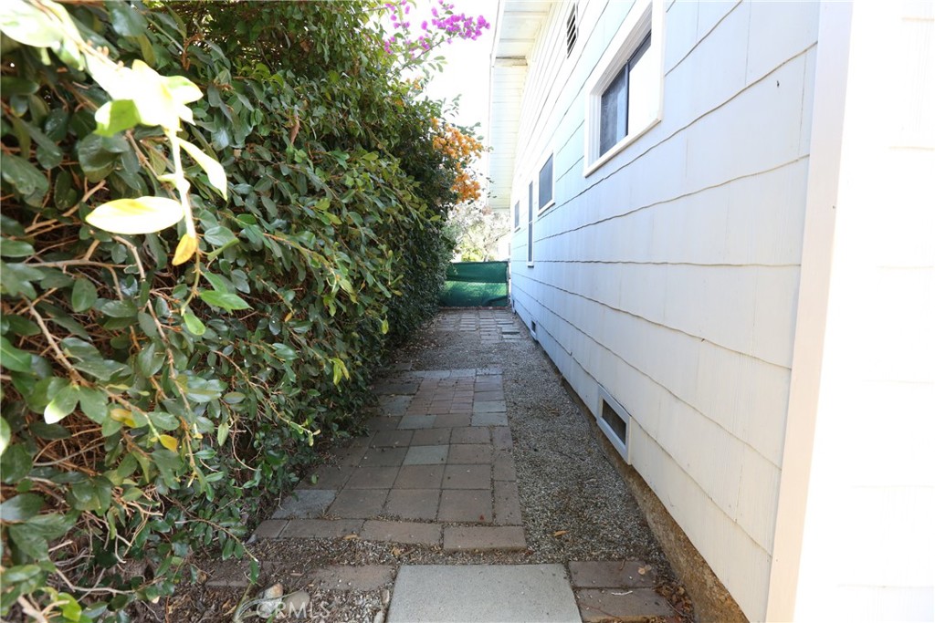 436 W Elk Avenue Property Photo 29