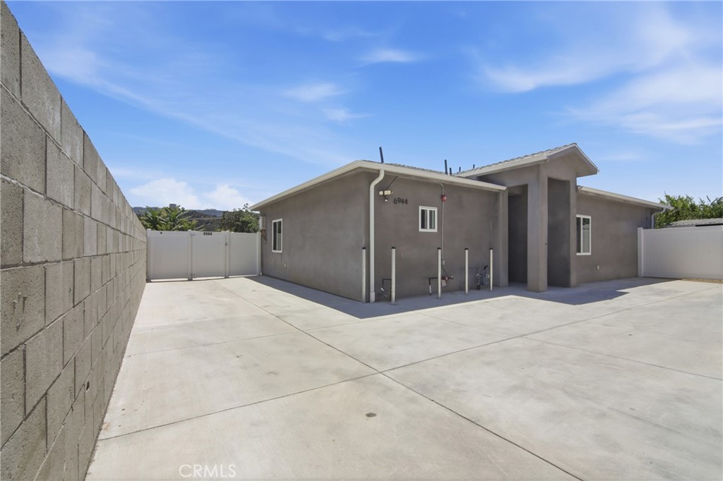 6944 Valmont Property Photo 1