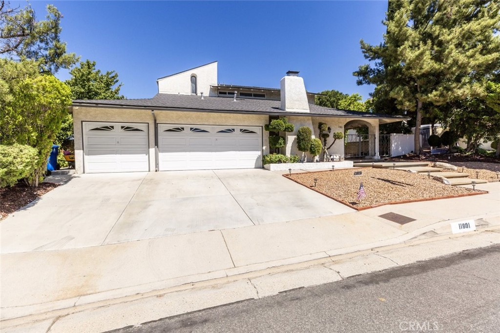 11801 Thunderbird Avenue Property Photo