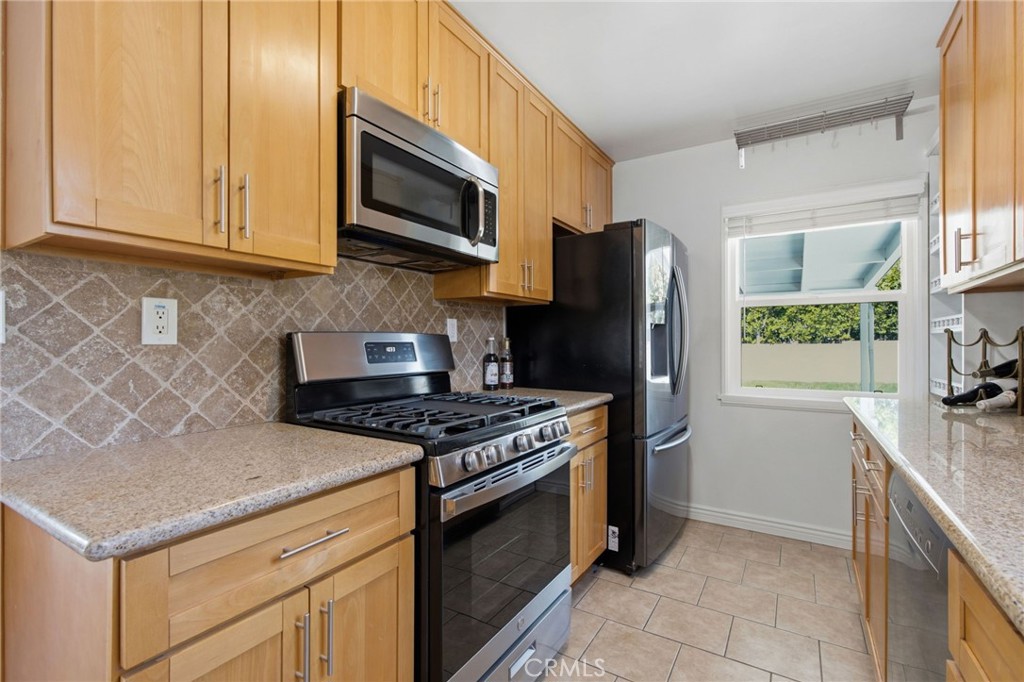 6937 Zelzah Avenue Property Photo 12