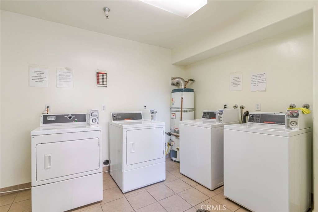 1466 Tamarind Avenue 401 Property Photo 14