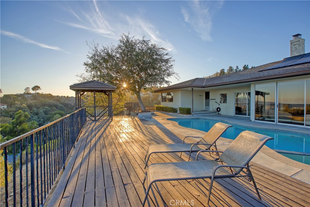 1625 Oakengate Drive Property Photo 4