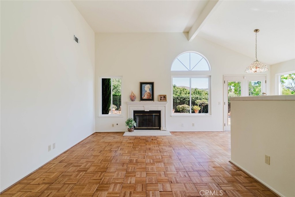 1005 Shoal Creek Court Property Photo 8