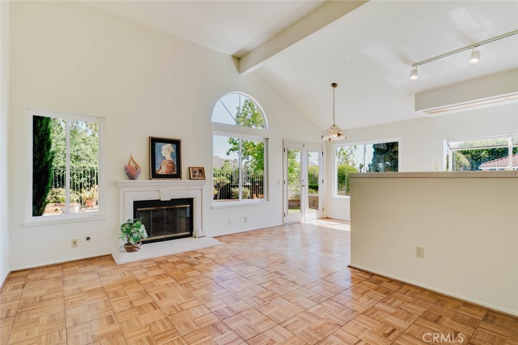 1005 Shoal Creek Court Property Photo 9