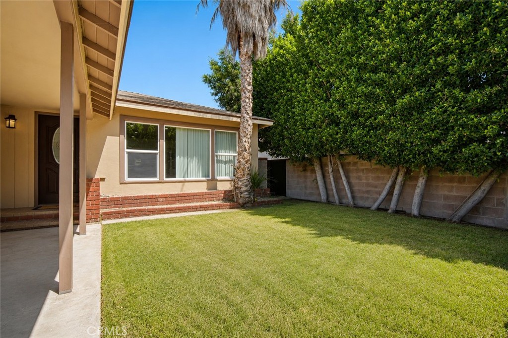7112 Teesdale Property Photo 2