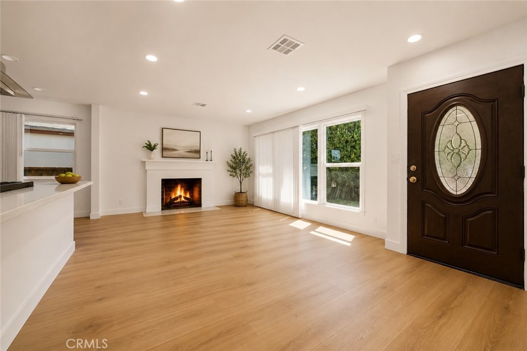 7112 Teesdale Property Photo 3