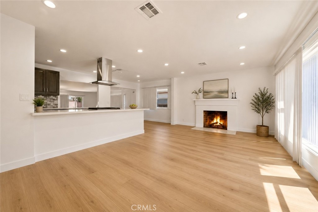 7112 Teesdale Property Photo 4