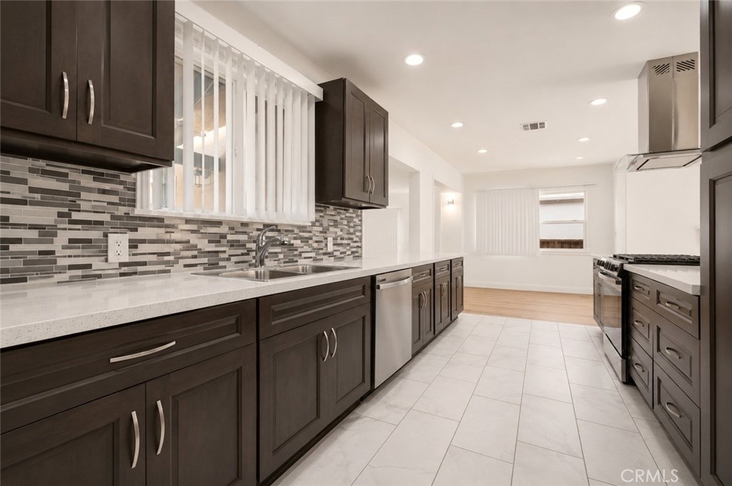 7112 Teesdale Property Photo 11