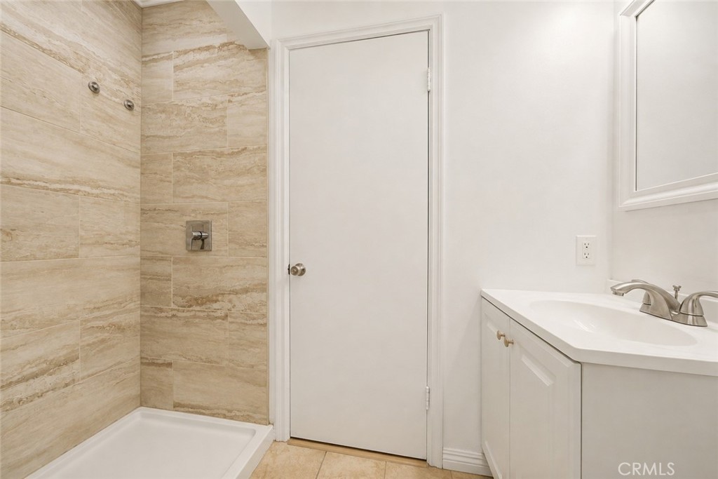 7112 Teesdale Property Photo 12