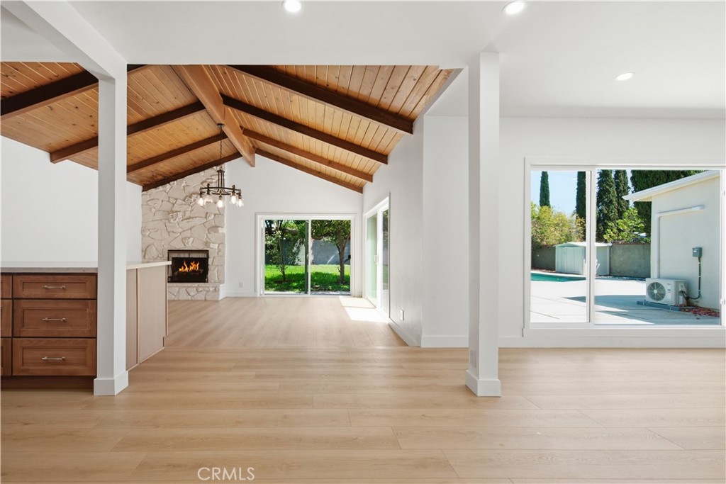 11215 Lull Property Photo 9