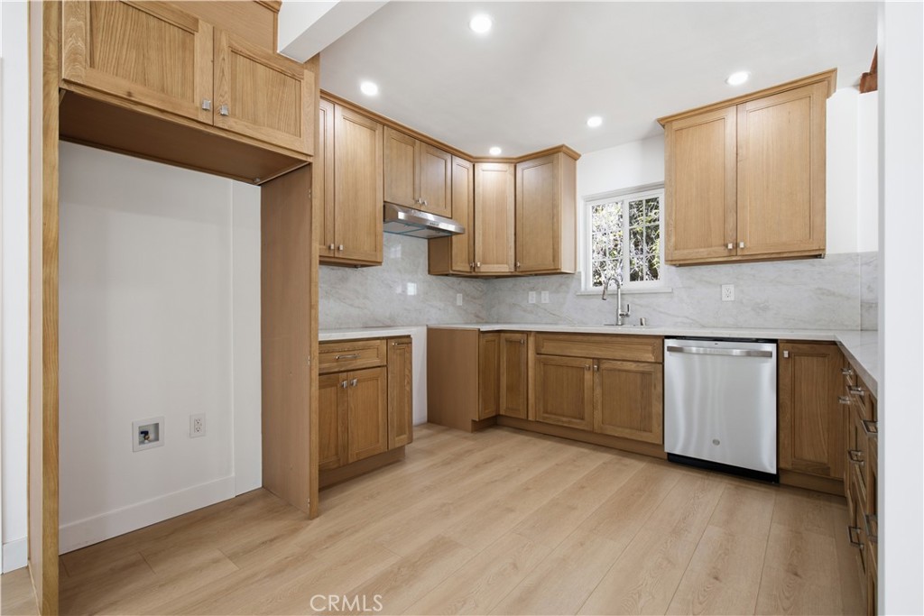 11215 Lull Property Photo 10
