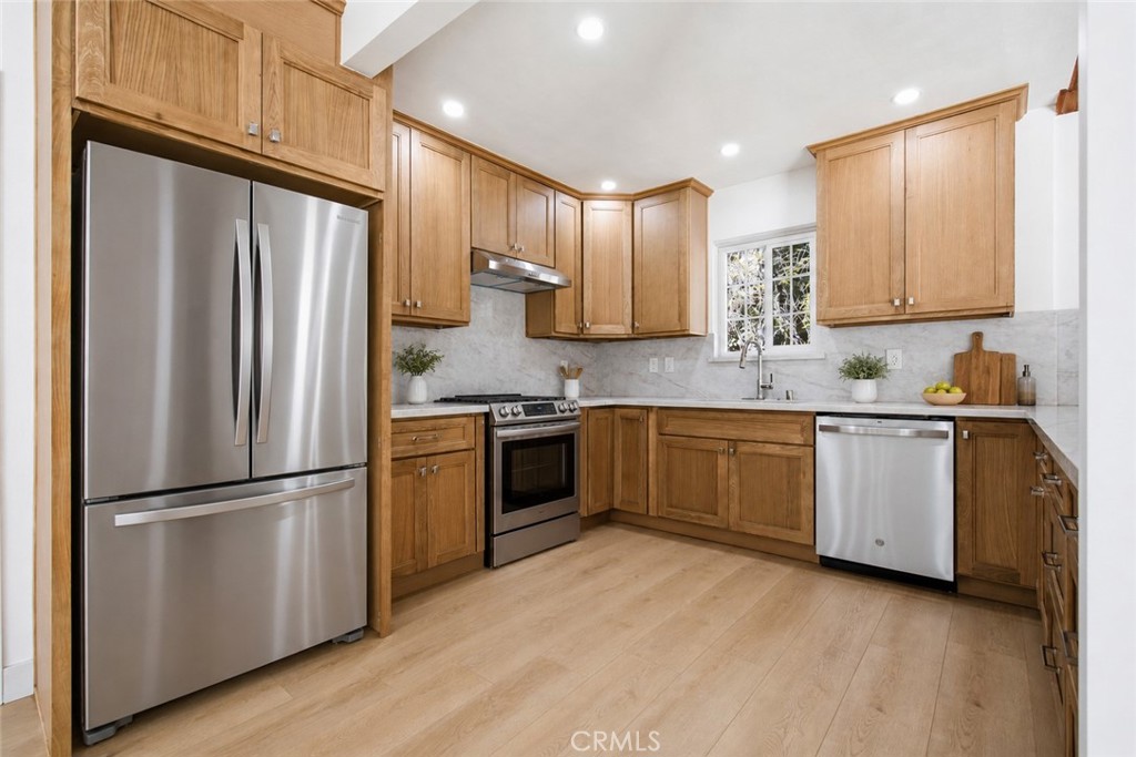 11215 Lull Property Photo 11