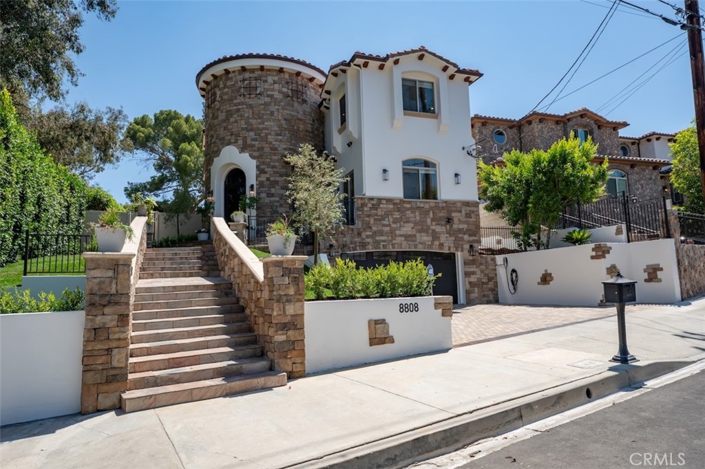 8808 Yates Street Property Photo 2