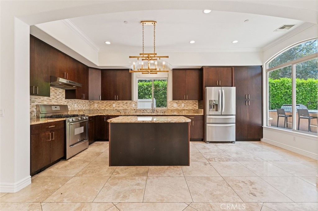 8808 Yates Street Property Photo 10